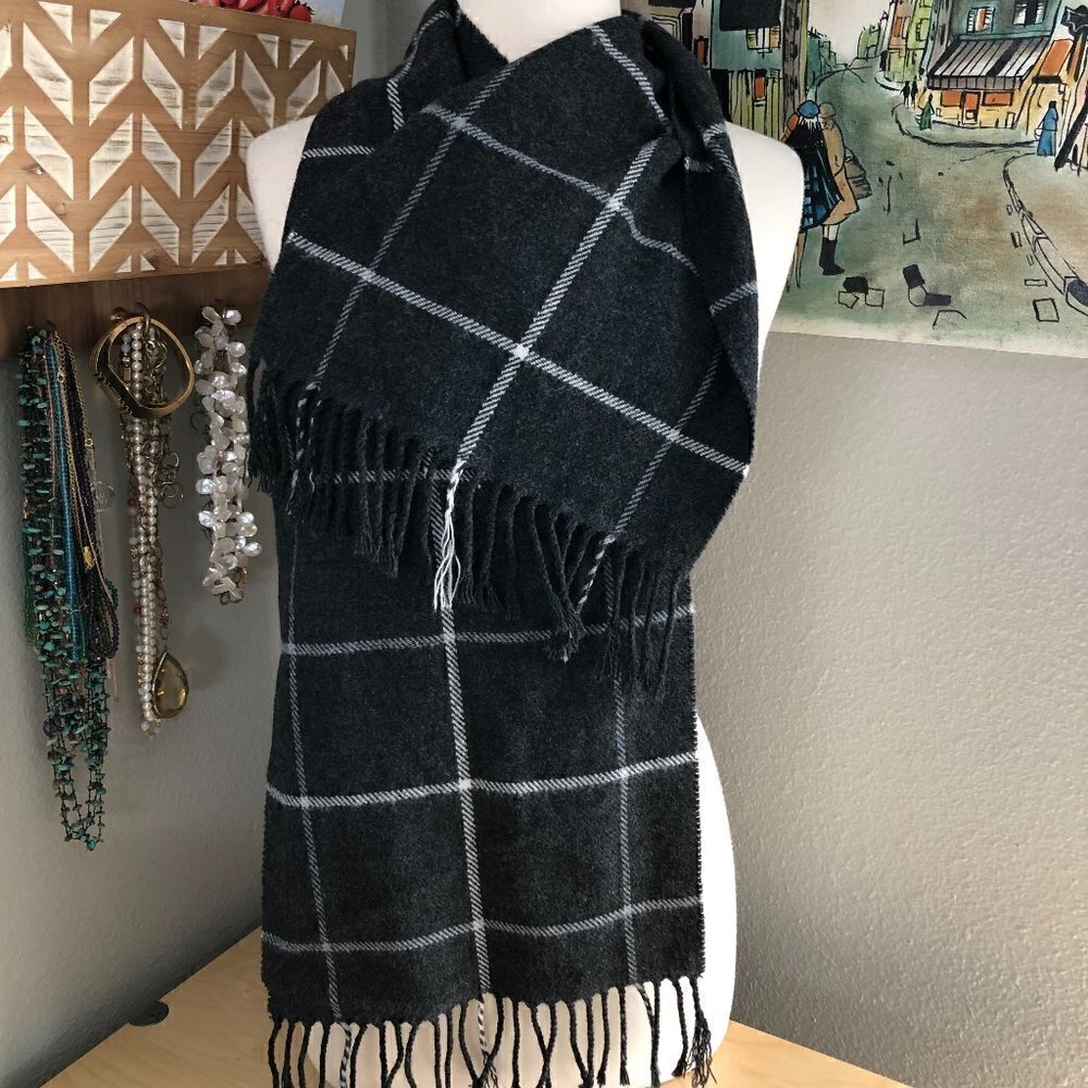 Van Heusen Plaid Scarf Unisex Charcoal Gray & White Made in Italy
